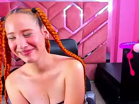 Snapshot of Nami_Curls chatting on February 28, 2025, 7:46 pm Nami Curls online show from February 28, 2025, 7:46 pm