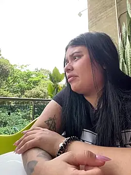 alissonfernandez  online show from March 14, 2025, 5:02 pm