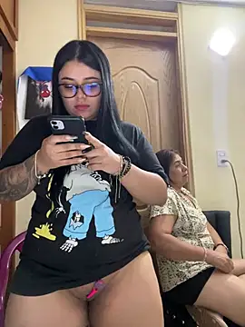 alissonfernandez  online show from January 12, 2026, 10:15 pm