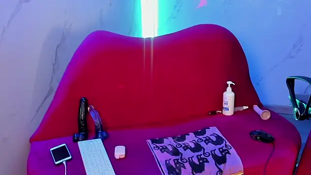 Snapshot of Lovely_celeste chatting on June 13, 2026, 2:09 am Lovely celeste online show from June 13, 2026, 2:09 am