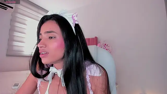 Snapshot of Ninamirley chatting on December 13, 2024, 2:16 pm Ninamirley online show from December 13, 2024, 2:16 pm