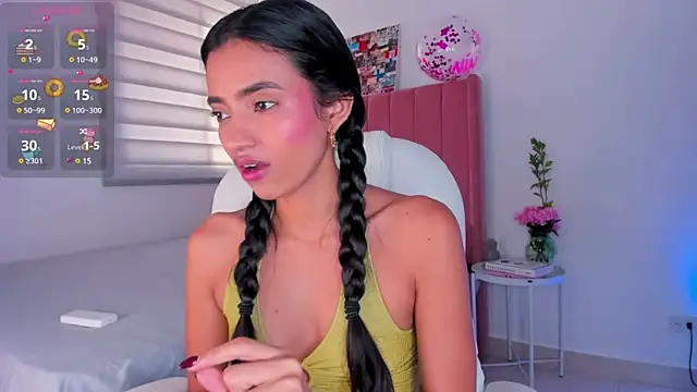 Snapshot of Ninamirley chatting on December 20, 2024, 1:43 pm Ninamirley online show from December 20, 2024, 1:43 pm