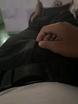 Snapshot of Desiboy___21 chatting on February 12, 2025, 10:35 am Desiboy 21 online show from February 12, 2025, 10:35 am