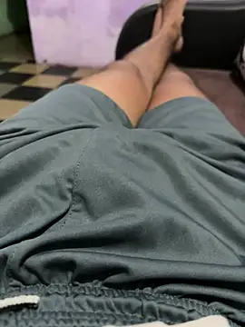 Snapshot of Desiboy___21 chatting on March 3, 2025, 5:18 pm Desiboy 21 online show from March 3, 2025, 5:18 pm