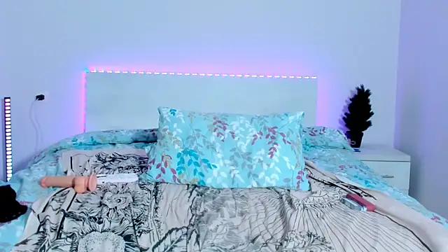 Snapshot of Shadow_Strik chatting on December 30, 2024, 7:11 pm Shadow Strik online show from December 30, 2024, 7:11 pm