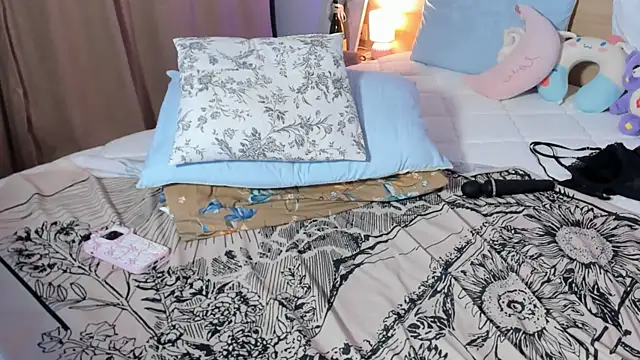 Snapshot of Shadow_Strik chatting on February 26, 2025, 4:03 pm Shadow Strik online show from February 26, 2025, 4:03 pm