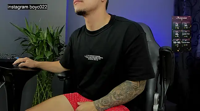 boyc022  online show from March 21, 2025, 12:17 pm