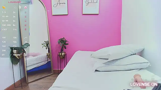 hornybarelylegalgirl online show from February 12, 2025, 12:44 pm