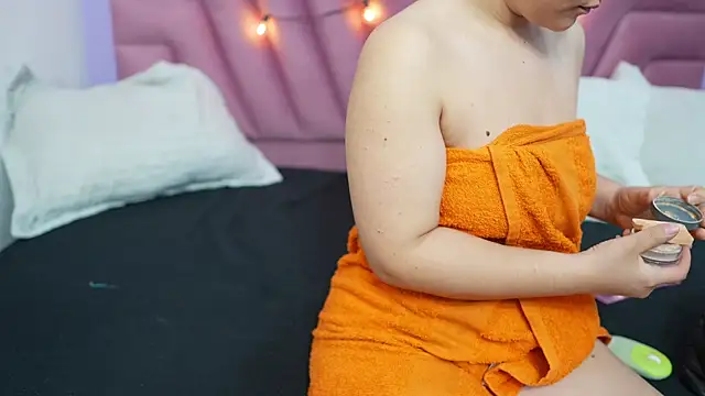hornybarelylegalgirl online show from June 26, 2026, 12:09 pm