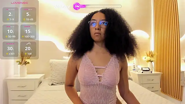 NAHOMI MILLER online show from February 3, 2026, 2:22 pm