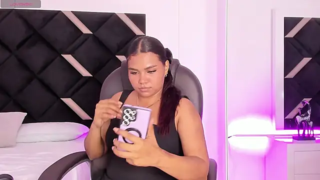 Carolina Evanss online show from May 2, 2026, 3:55 am