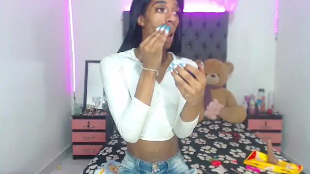 lucianadolll online show from September 29, 2025, 2:11 pm