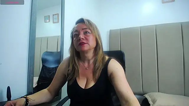 Snapshot of Lupiita223 chatting on March 17, 2025, 12:57 pm Lupiita223 online show from March 17, 2025, 12:57 pm