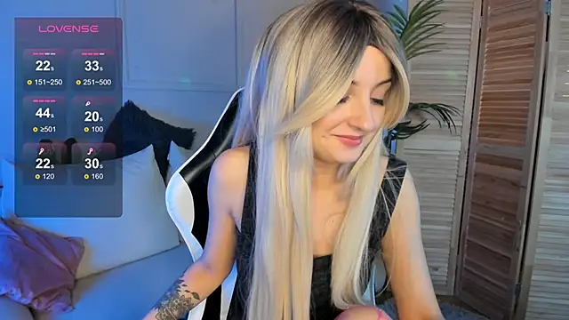 Snapshot of Katty_Lights chatting on December 15, 2024, 9:24 am Katty Lights online show from December 15, 2024, 9:24 am