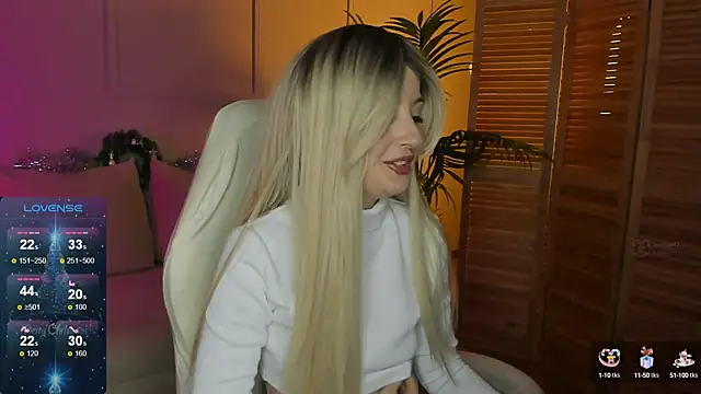 Snapshot of Katty_Lights chatting on January 1, 2025, 1:16 pm Katty Lights online show from January 1, 2025, 1:16 pm