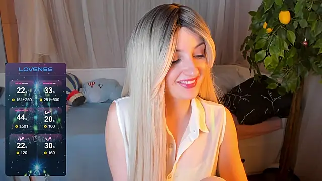 Snapshot of Katty_Lights chatting on January 4, 2025, 11:11 am Katty Lights online show from January 4, 2025, 11:11 am