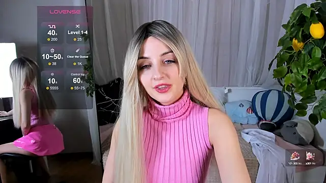 Snapshot of Katty_Lights chatting on January 12, 2025, 12:33 pm Katty Lights online show from January 12, 2025, 12:33 pm