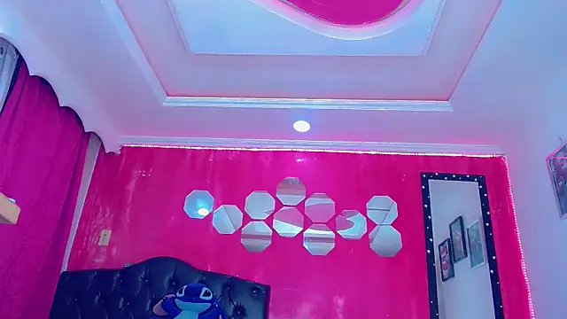 TiffanyMackensyy online show from November 8, 2025, 1:17 am