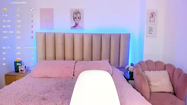 Catvalentine  online show from December 5, 2024, 6:32 am