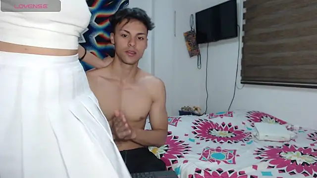 Snapshot of AshleyandTyler chatting on December 29, 2024, 10:47 pm AshleyandTyler online show from December 29, 2024, 10:47 pm