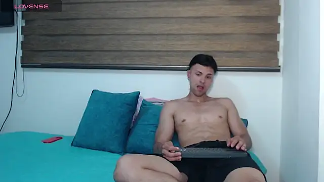 Snapshot of AshleyandTyler chatting on January 23, 2025, 12:14 am AshleyandTyler online show from January 23, 2025, 12:14 am