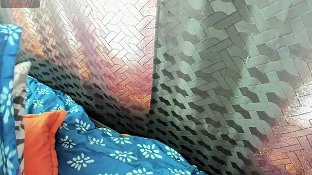 Venus Blackk online show from March 18, 2025, 7:53 pm