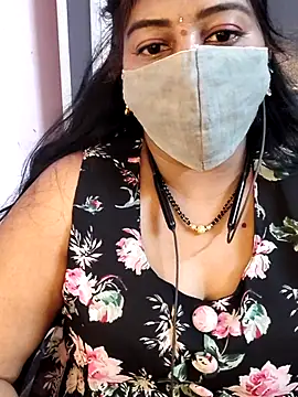 RomeoJuliet345 online show from March 4, 2026, 5:52 pm