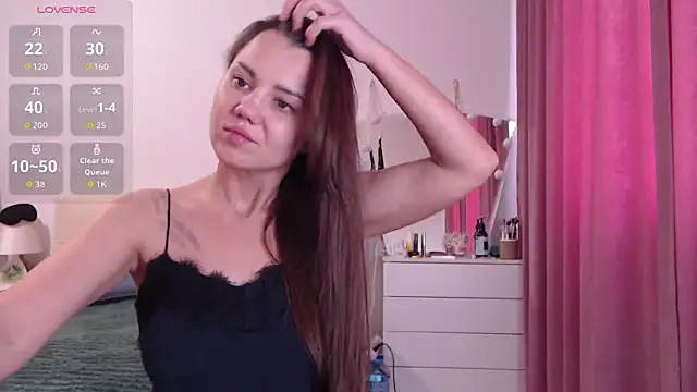 MiraMiss online show from July 9, 2026, 10:41 am
