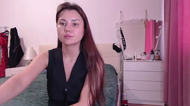 MiraMiss online show from July 28, 2026, 9:37 am