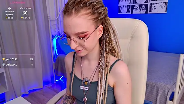 Snapshot of VioletShine chatting on March 13, 2025, 2:44 pm VioletShine online show from March 13, 2025, 2:44 pm