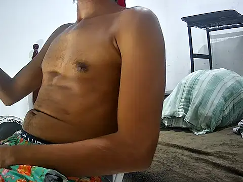 SkinnyLatinMan online show from November 1, 2025, 2:13 am