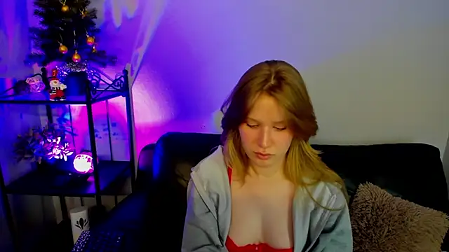 EvaStevs online show from December 20, 2024, 10:54 pm