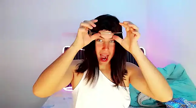 Snapshot of Oxana-Novikov chatting on December 4, 2024, 10:41 pm Oxana-Novikov online show from December 4, 2024, 10:41 pm