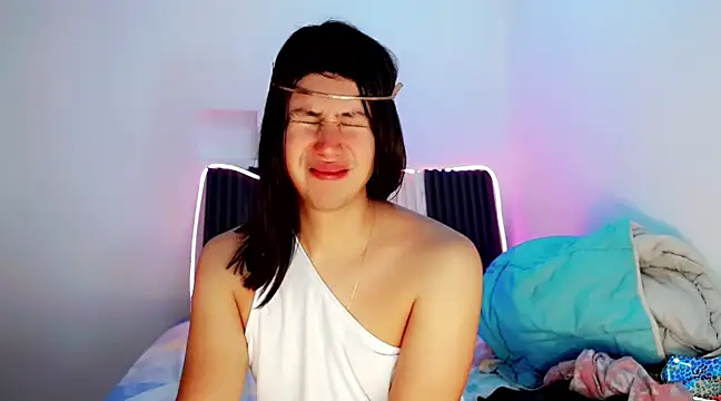 Snapshot of Oxana-Novikov chatting on December 5, 2024, 10:23 pm Oxana-Novikov online show from December 5, 2024, 10:23 pm