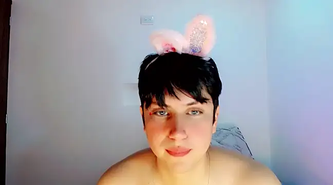 Snapshot of Oxana-Novikov chatting on December 19, 2024, 12:34 am Oxana-Novikov online show from December 19, 2024, 12:34 am