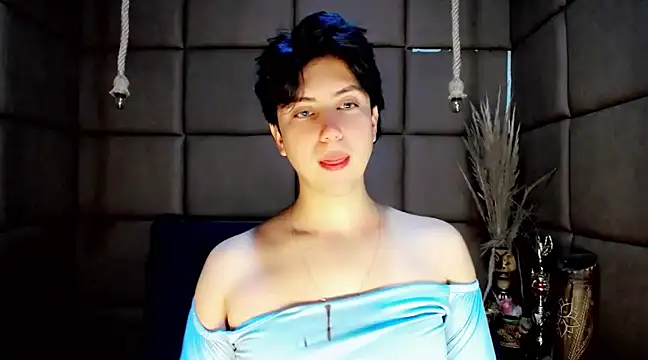 Snapshot of Oxana-Novikov chatting on March 22, 2025, 10:26 pm Oxana-Novikov online show from March 22, 2025, 10:26 pm