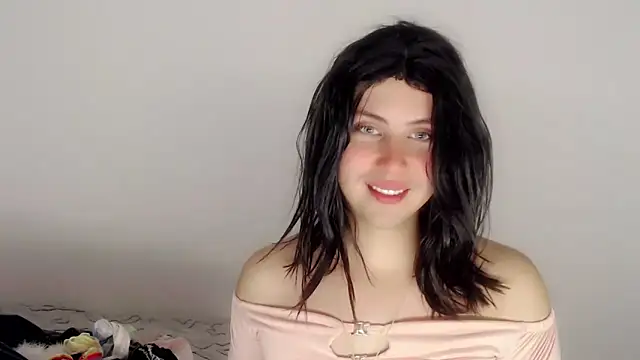 Snapshot of Oxana-Novikov chatting on November 20, 2025, 12:00 am Oxana-Novikov online show from November 20, 2025, 12:00 am