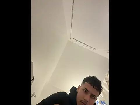 Snapshot of johnycash21 chatting on February 8, 2026, 10:57 pm johnycash21 online show from February 8, 2026, 10:57 pm