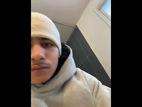 Snapshot of johnycash21 chatting on February 20, 2026, 12:27 pm johnycash21 online show from February 20, 2026, 12:27 pm