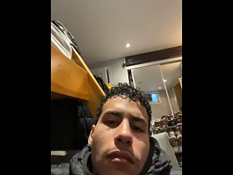 Snapshot of johnycash21 chatting on March 2, 2026, 10:05 pm johnycash21 online show from March 2, 2026, 10:05 pm