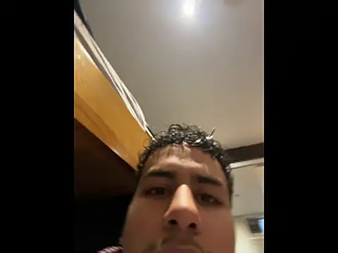 Snapshot of johnycash21 chatting on March 3, 2026, 12:00 pm johnycash21 online show from March 3, 2026, 12:00 pm