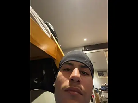 Snapshot of johnycash21 chatting on March 10, 2026, 8:30 am johnycash21 online show from March 10, 2026, 8:30 am