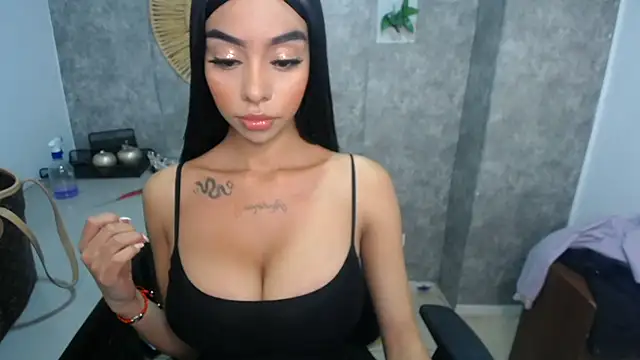 Snapshot of Tiffanny chatting on January 9, 2025, 12:30 pm Tiffanny online show from January 9, 2025, 12:30 pm