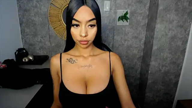 Snapshot of Tiffanny chatting on February 13, 2025, 7:42 pm Tiffanny online show from February 13, 2025, 7:42 pm