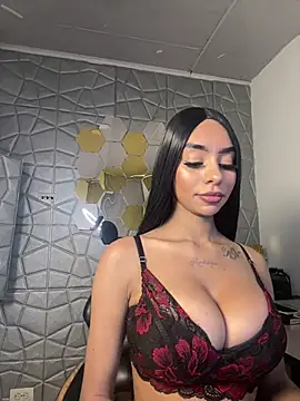 Snapshot of Tiffanny chatting on March 3, 2025, 12:48 pm Tiffanny online show from March 3, 2025, 12:48 pm