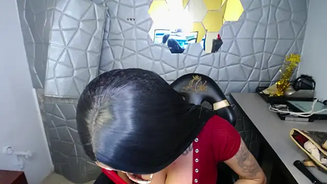 Snapshot of Tiffanny chatting on March 5, 2025, 3:40 pm Tiffanny online show from March 5, 2025, 3:40 pm