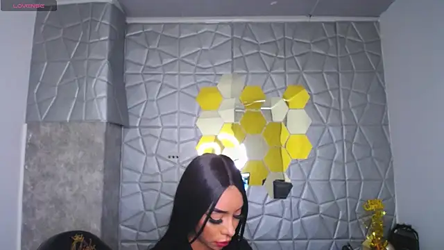 Snapshot of Tiffanny chatting on March 16, 2025, 12:33 pm Tiffanny online show from March 16, 2025, 12:33 pm