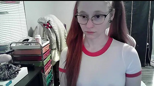 Snapshot of LilyFoxxx chatting on January 15, 2025, 3:54 am LilyFoxxx online show from January 15, 2025, 3:54 am