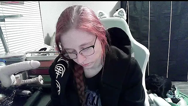 Snapshot of LilyFoxxx chatting on January 17, 2025, 5:00 am LilyFoxxx online show from January 17, 2025, 5:00 am