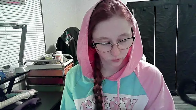 Snapshot of LilyFoxxx chatting on January 25, 2025, 4:23 am LilyFoxxx online show from January 25, 2025, 4:23 am